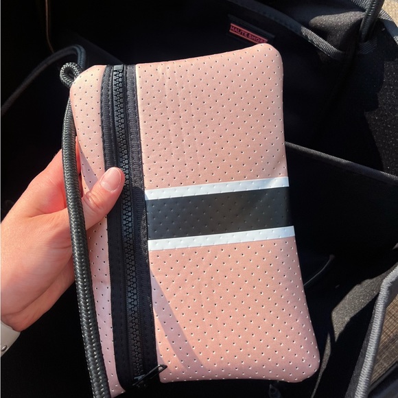 Haute Shore Greyson neoprene tote bag - Picture 12 of 14